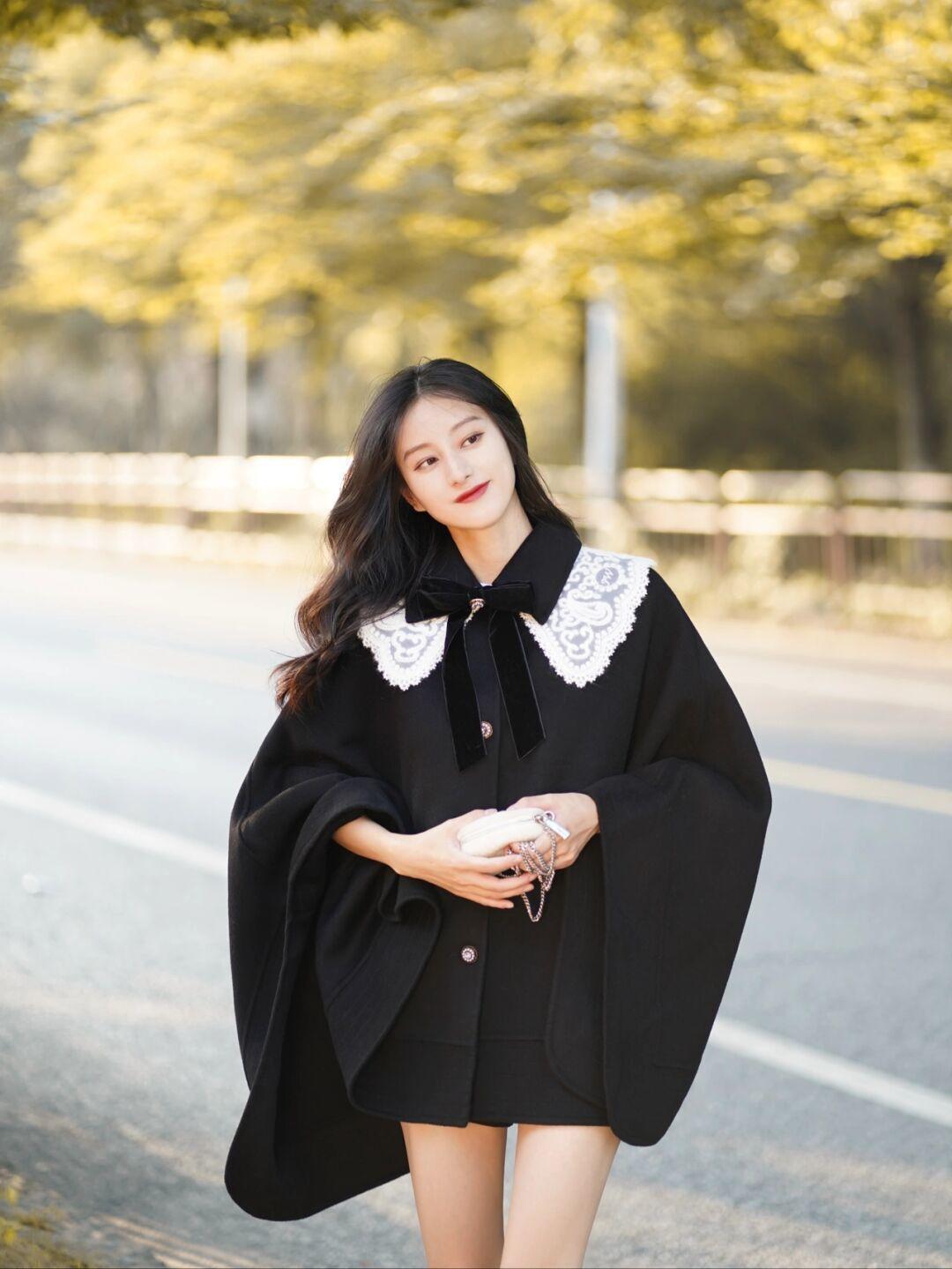 黑色 冬天怎么穿才经典洋气?选择“黑+白”基础色搭配,照着穿都很美