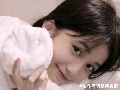 “笑起来迷人”的女生,嘴唇多半有“3特点”,同时占2个很罕见!