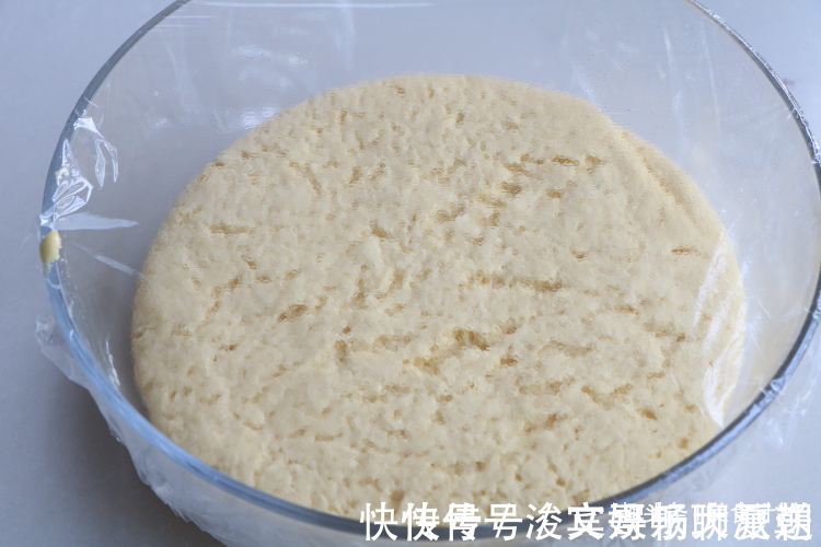 玉米面|早餐别吃包子馒头，试试新做法，好吃不长胖，2天不吃就馋