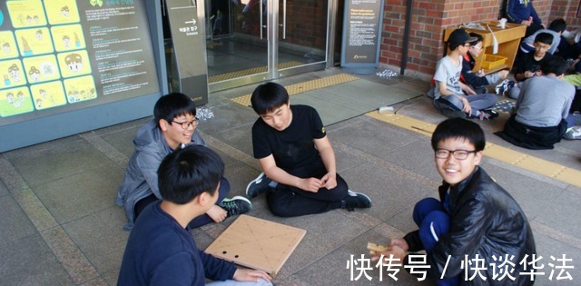 心理|同学当中的“假土豪”,平时会有三个特点,其实家境很一般