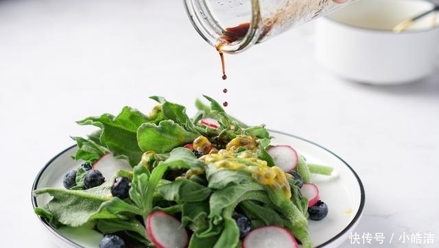 它是热带水果,用来拌冰草,酸甜开胃,清脆冰爽,真好吃!