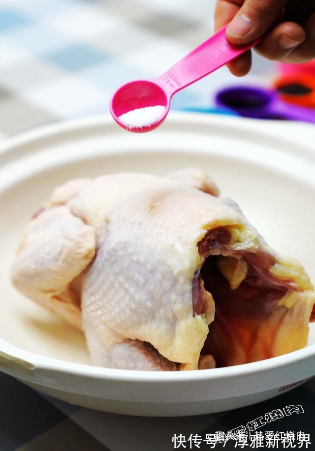 三黄鸡|嘴馋想吃肉了，买只鸡丢进电饭煲，没想到色泽诱人香味扑鼻真好吃