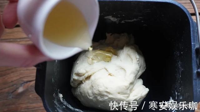 香甜|馒头吃够了，试试这样做，无技巧无难度，暄软香甜，比面包还好吃