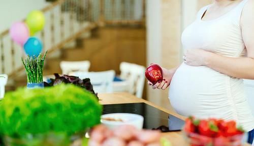 洋莓|孕妇可以吃草莓吗?吃草莓的好处要知道,并非补铁补血那么简单