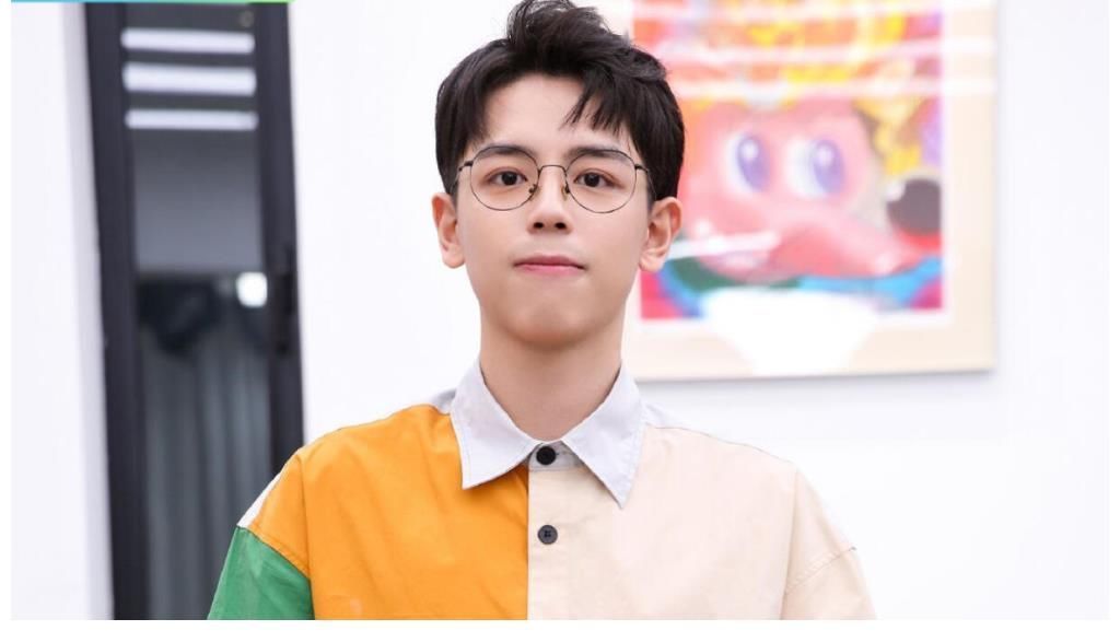 坑完张彬彬再坑汪苏泷和赵露思,这样只会cue流程的MC让人尴尬