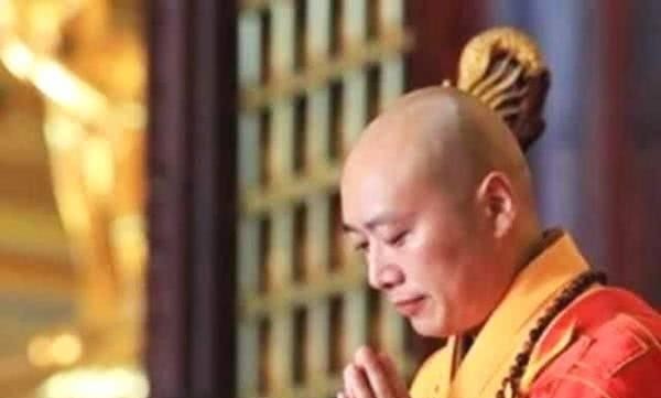 拜佛|朱元璋去拜佛,问:朕还用要跪?方丈说了1句话,避过死劫!