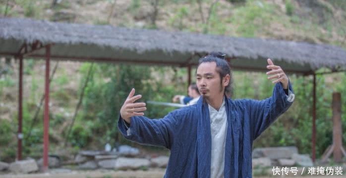 自创|武林第一高手,自愿进王府做太监,自创武功,风靡全国公园!