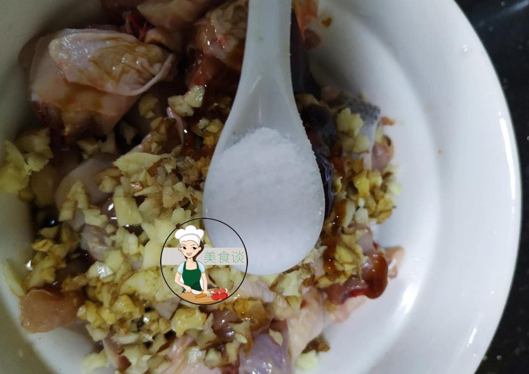 是调料也是药,搭配鸡肉一起蒸,鲜香开胃,味道好极了,错过可惜