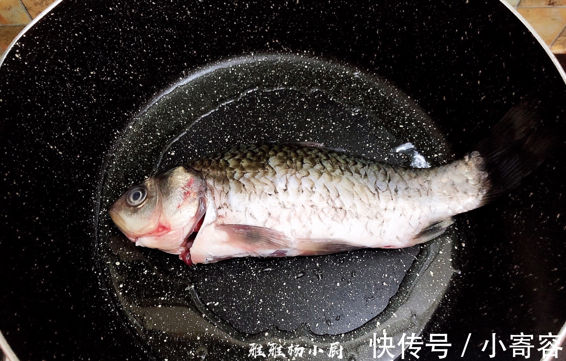 生滚汤|炖鲫鱼汤，别只加水炖，多加一个它，鱼汤奶白，好喝无腥味