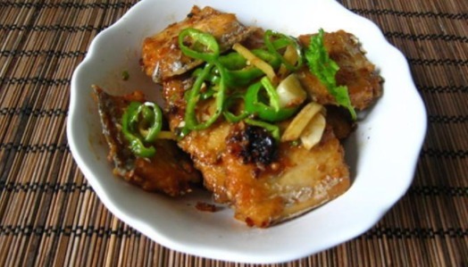 烧带鱼多放一勺这个神秘酱料,翻倍儿香,刚出锅就被瓜分,秒光!