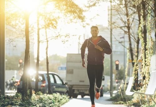 晨跑|每天晨跑时坚持做到“2忌、1宜”，助你越跑越健康