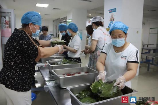 职工|五莲县中医医院开展包粽子及慰问困难职工活动