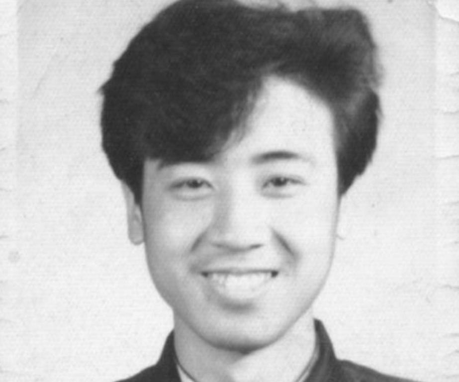 天降大任于斯人|他家中贫寒被长姐喂奶长大,8个哥姐供他读书,成名后回馈全家