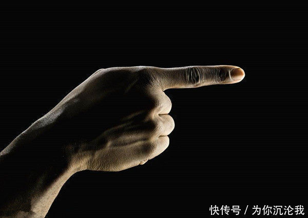 老中医妙手“一根手指”教你养生,视力恢复不老花,效果显著