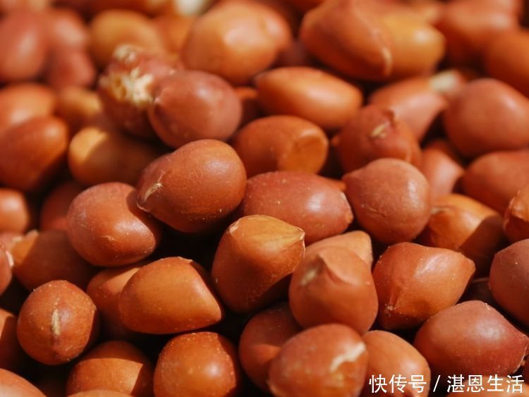 红枣|女性爱美怕衰老,常吃3种食物,排毒养颜养子宫,延缓衰老