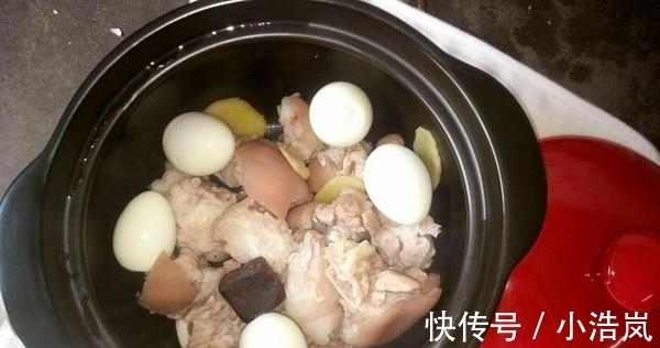 猪脚|媳妇把4斤猪蹄放进砂锅,不加一滴水,没出锅就馋坏儿子