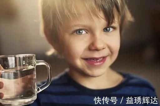 香蕉皮|便秘怎么办？多吃这些食物，排便畅通无阻，但注意不做这些事情！