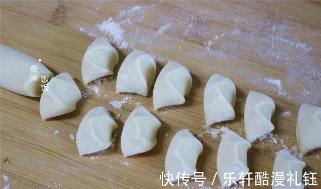 包饺子|七月八月,记得吃这菜,才一元一斤,水嫩多汁,包饺子特别香