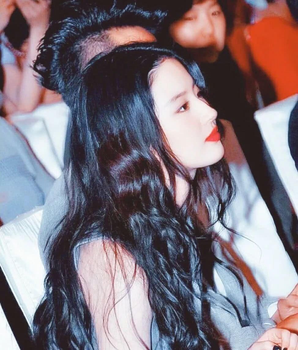 发型你到底适合短发还是长发剪对真的美哭了