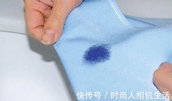 发黄的衣服不要丢,这个“绝招”,可以清洗得干净,涨知识了!