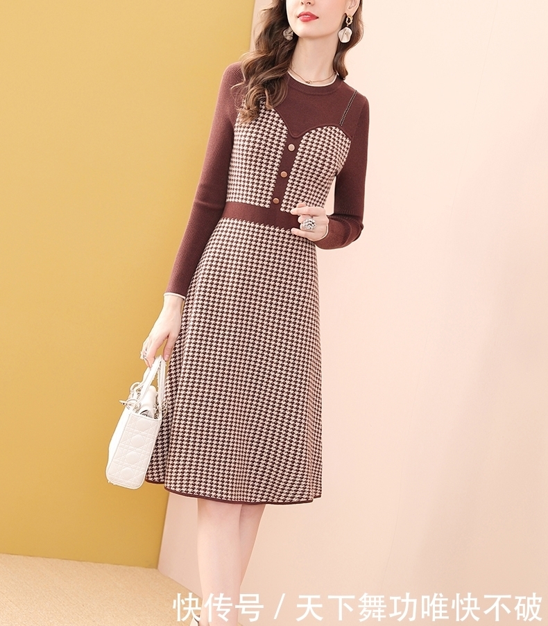 快过年,女人一定要有件拿得出手的冬裙,比如这3款,时髦又高雅