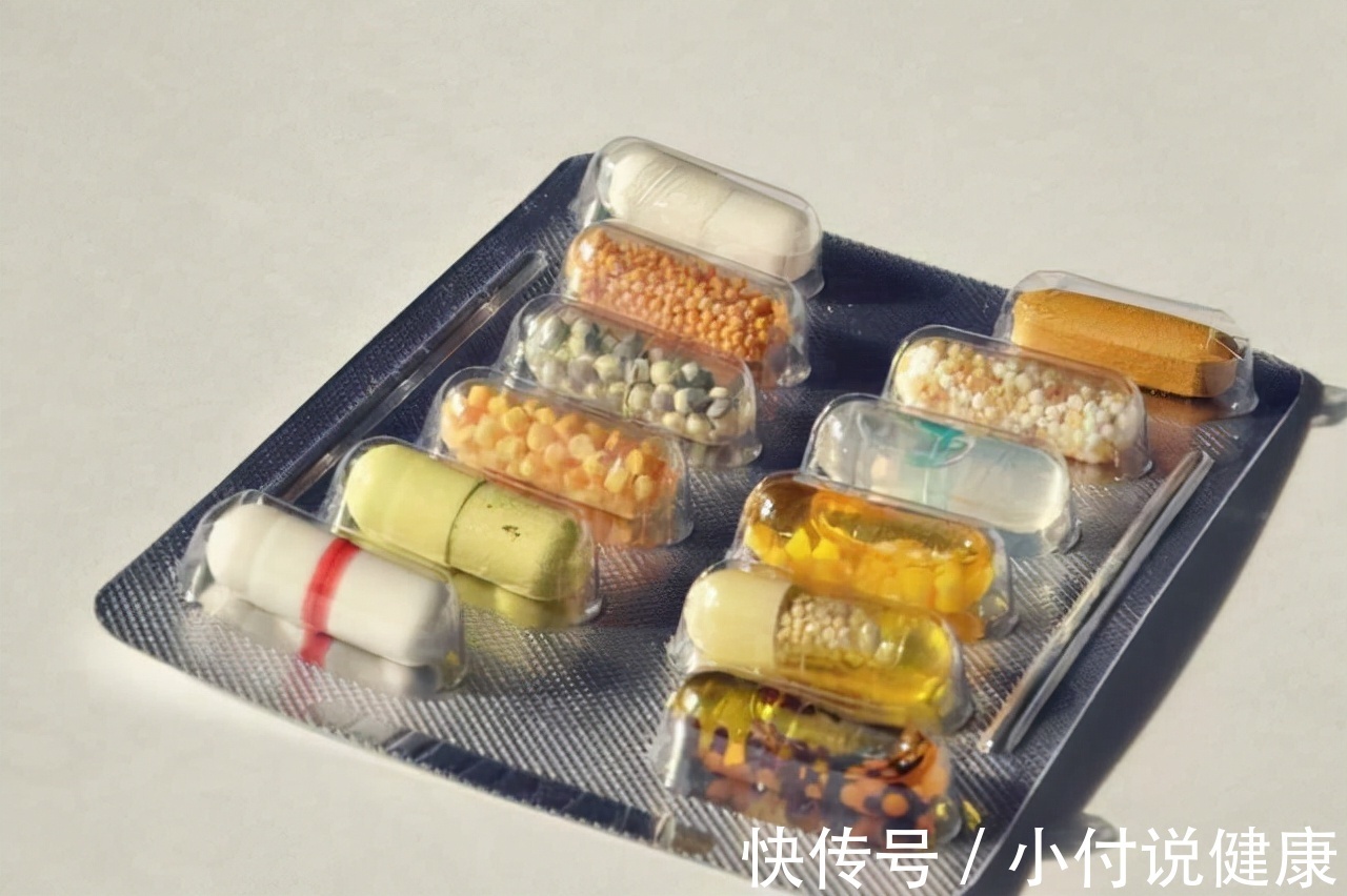 维生素c|不要盲目吃维生素,提醒:这4种维生素若过量服用,或会引起中毒