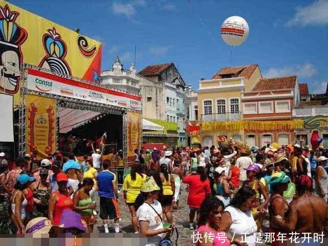 去巴西旅游的时候，如果有人叫你这样做，记得不要拒绝哦！