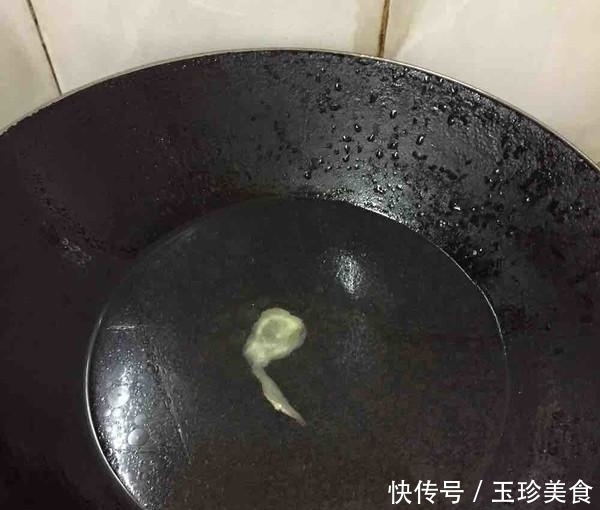 炒花甲怎么才能做出鲜味又没沙子?海边人教你正宗做法,巨赞!