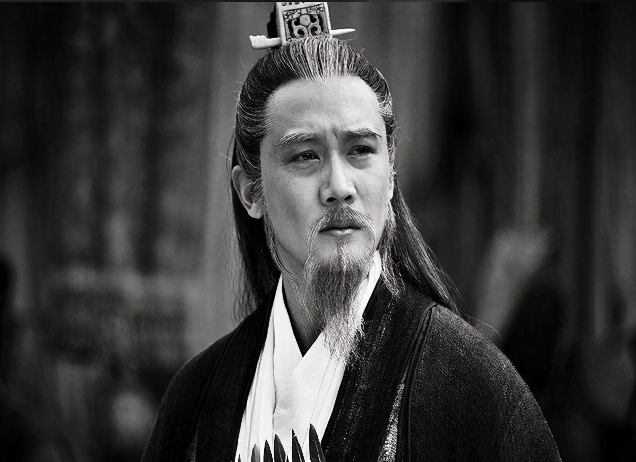 痛哭|诸葛亮挥泪斩马谡时，为何全军跟着痛哭？因为大家感觉对不起丞相