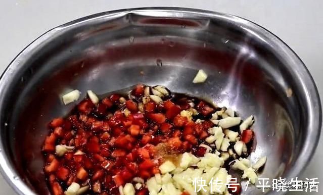 鸡蛋液|菠菜怎么做才好吃试试此方法，营养美味还好看，上桌准光盘