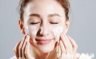 化妆品|每天化妆皮肤还嫩滑的人,一般有4个好习惯,“肤如凝脂”就是你
