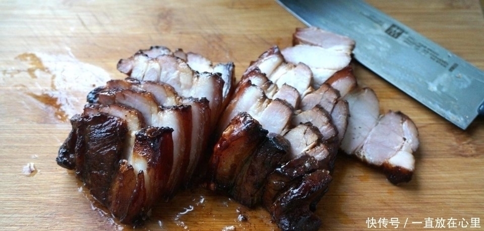 肉块|五花肉别再烧炒炖啦，一滴油都不放，吃一锅也不长肉，真解馋！