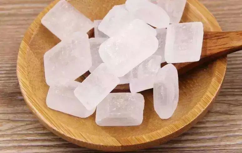 白色冰糖和黄色冰糖哪个比较好营养师记住一点,以后别买错!
