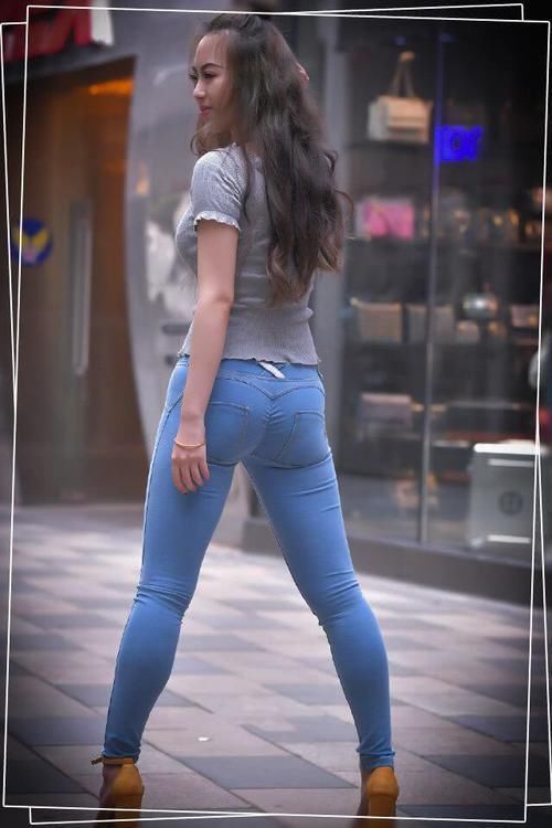 腿型 牛仔裤修饰少妇的腿型,深受女生的喜爱,简直太性感