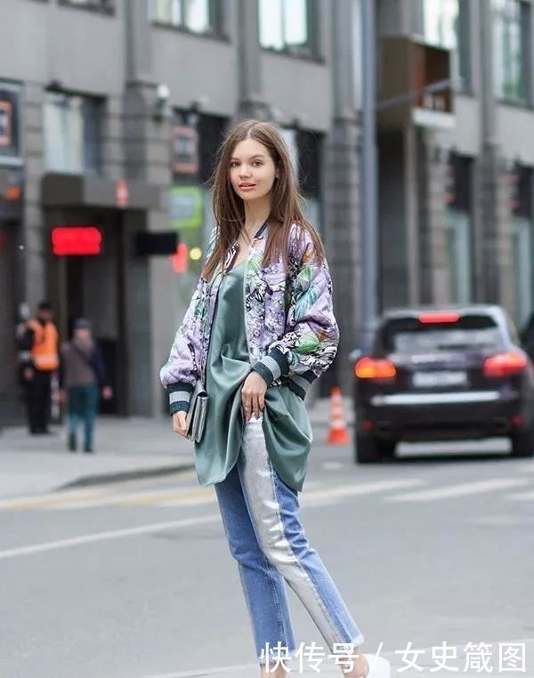 烂大街牛仔裤造型如何脱颖而出?超模到明星没有不爱上这种设计的