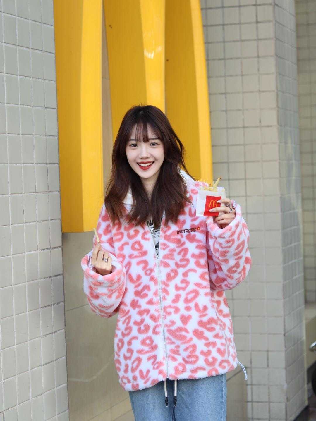 印花|断崖式降温来了!跪求你穿这件“印花外套”,洋气炸了!