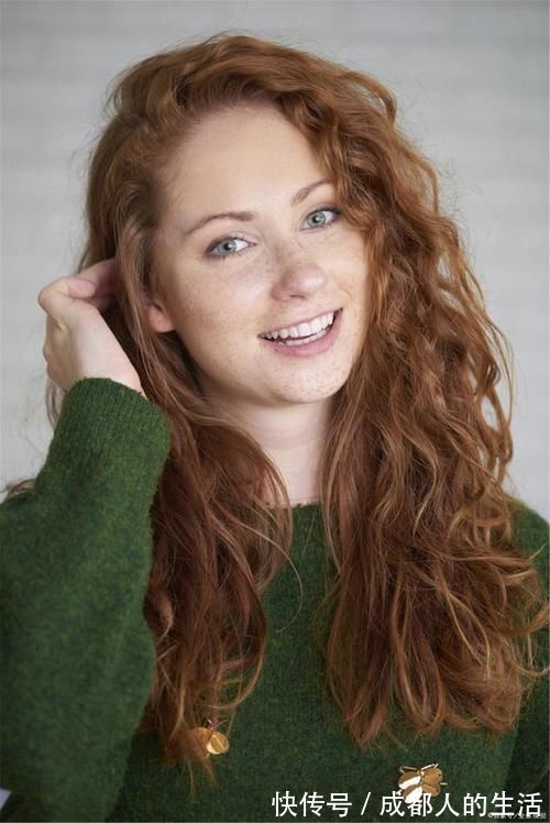 维生素e|长黄褐斑的人，经常补充3种维生素，清除黑色素，或能淡斑成功