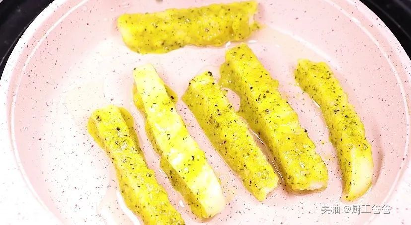 馒头|馒头最好吃的做法,补钙又补铁,比薯条还好吃,一锅不够宝宝吃