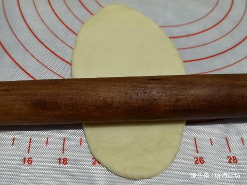 面包别买了，不用水不用烤箱，随手卷一卷，松软味美，特简单