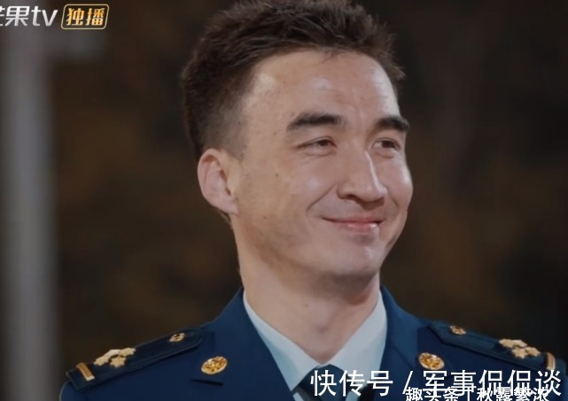 帮陈小春做引体向上，写信给jasper，艾站长：应采儿带孩子过来玩