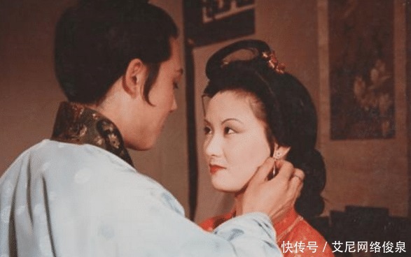 红楼梦|红楼梦中大胆的姑娘之一,宴会上拉宝玉到一边,没想到被宝玉拒绝