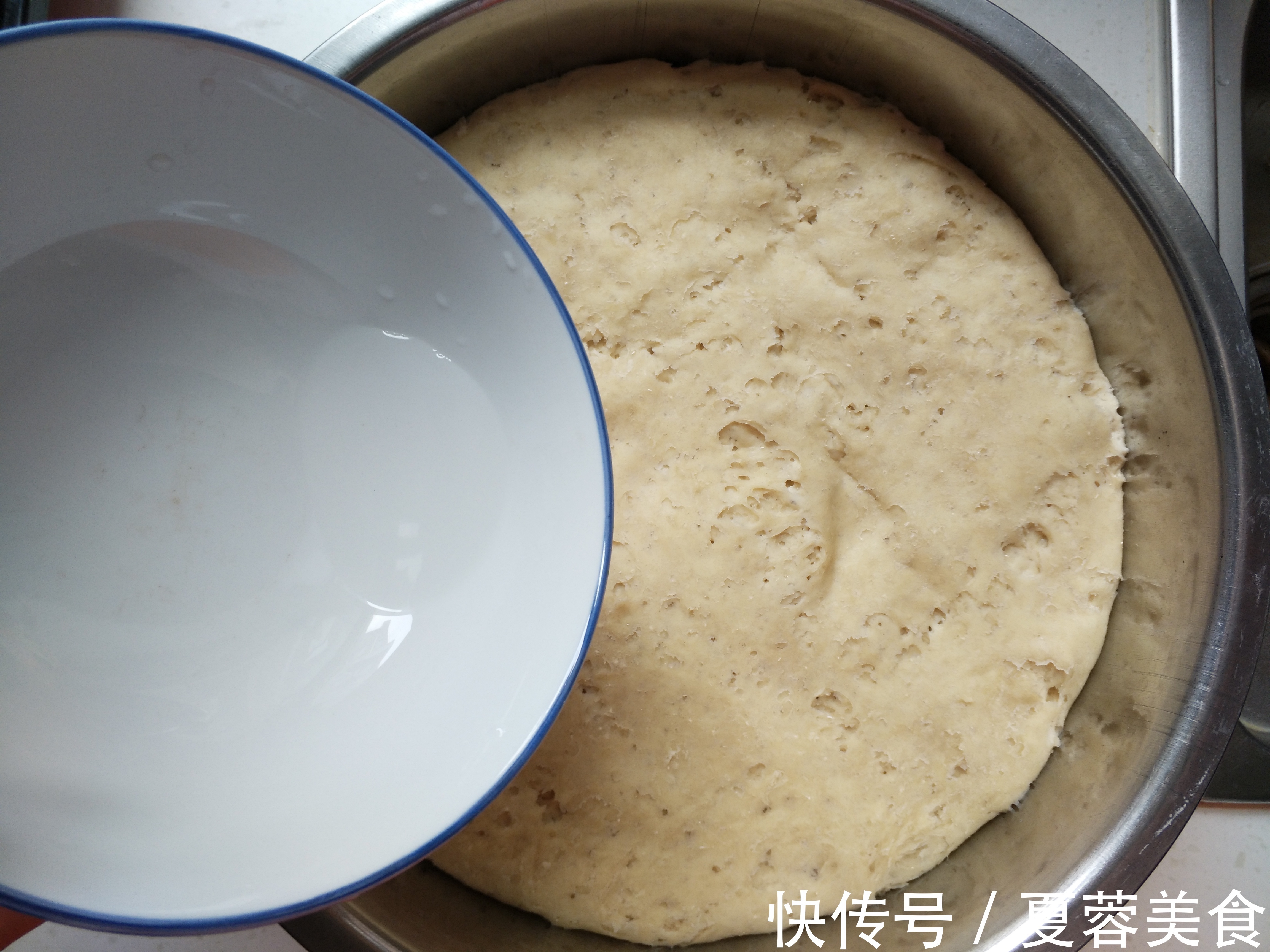 它被称为“天然消炎菜”,做馅蒸包子真好吃,做一次吃一周