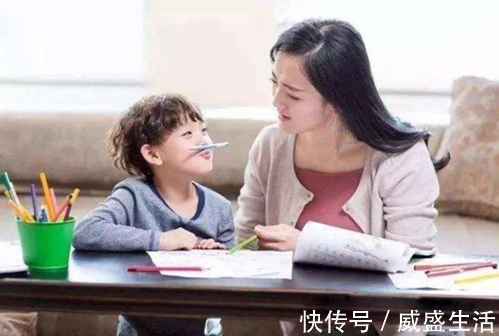 “妈妈，我没考好”，两位妈妈的不同回答，决定孩子日后两种成就