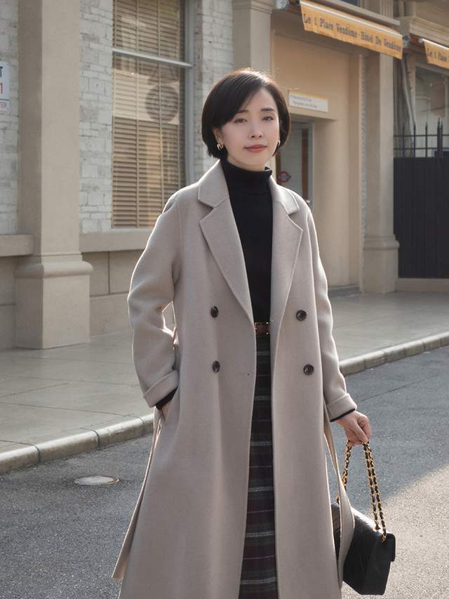 针织衫 优雅与身材无关,气质女人更适合“大衣+针织衫”,冬季穿刚刚好