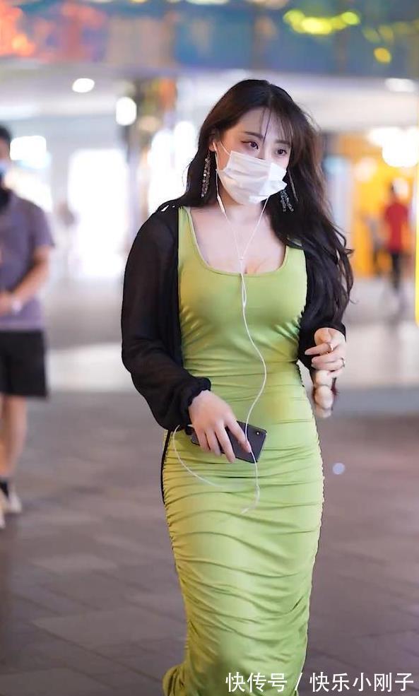 正品 看完才知道什么是微胖才是正品,穿衣风格比较保守,显得比较害羞