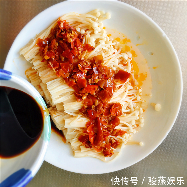 冬季给孩子做这道菜,比大鱼大肉还要香,孩子吃完聪明长高个