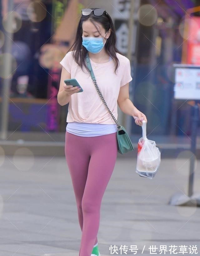 t恤 简单搭配的打底裤别具风格的魅力,彰显时尚潮流气质!