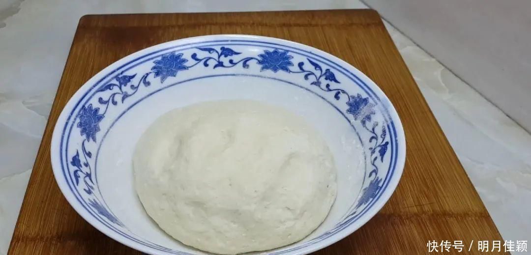 鸡蛋饼这样做太香了,教你懒人做法,鼓泡零失败,吃过就念念不忘