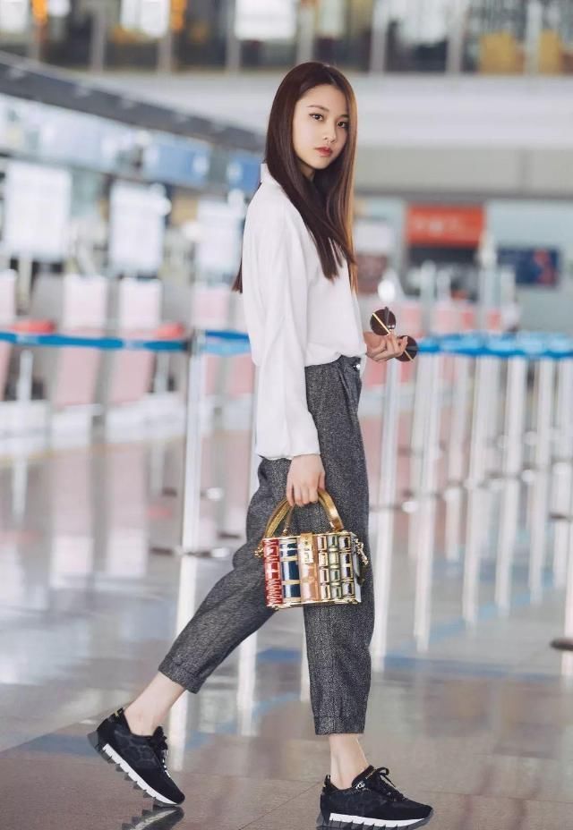 春夏白色系穿搭高级又好看,让你清凉一夏