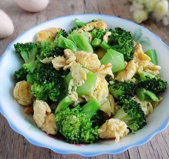 鸡蛋别再炒韭菜了,和它一起炒,营养百倍,血管通畅,智力也提高